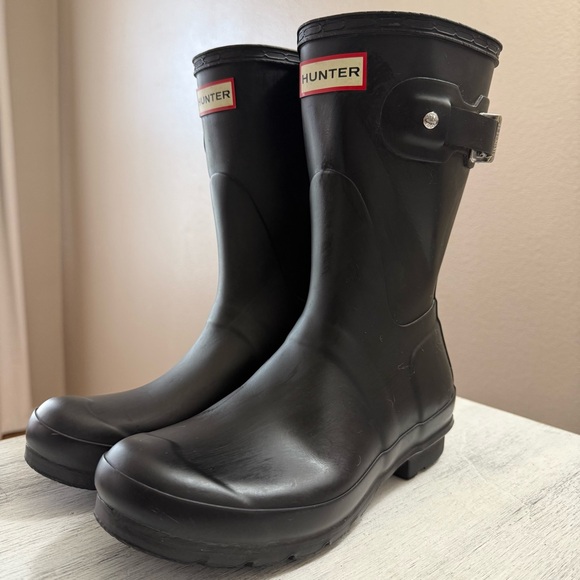 Hunter Women's Classic Short Mid Calf Black Rain Boots size 7 - Picture 1 of 11